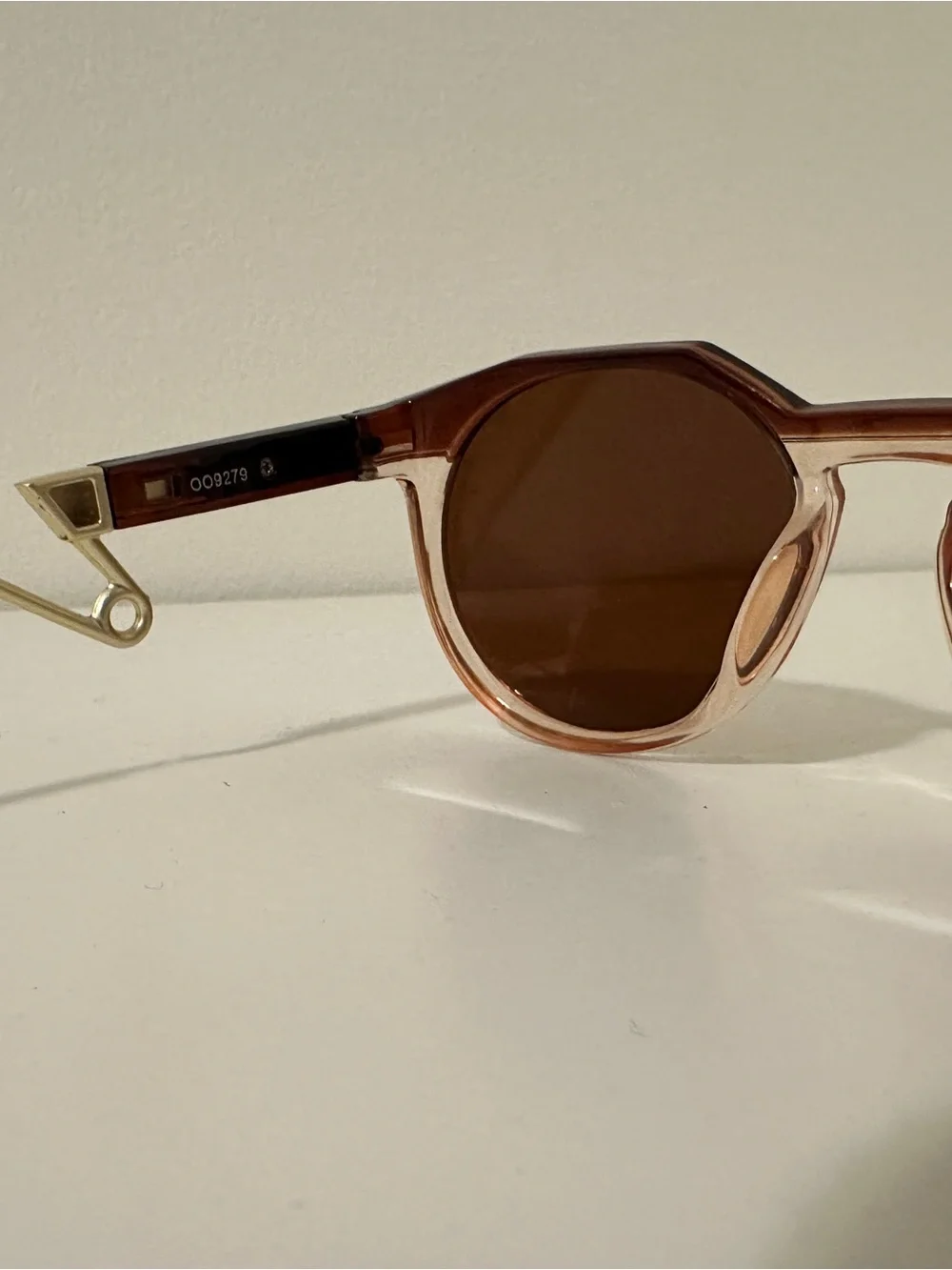 Oakley Men’s Brown Lensed Sunglasses with Gold Temple Accents